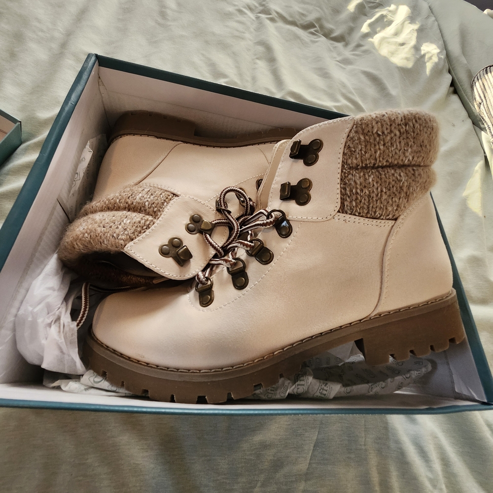 Never Worn - Cliffs by WHITE MOUNTAIN Cream and Tan Winter Boots